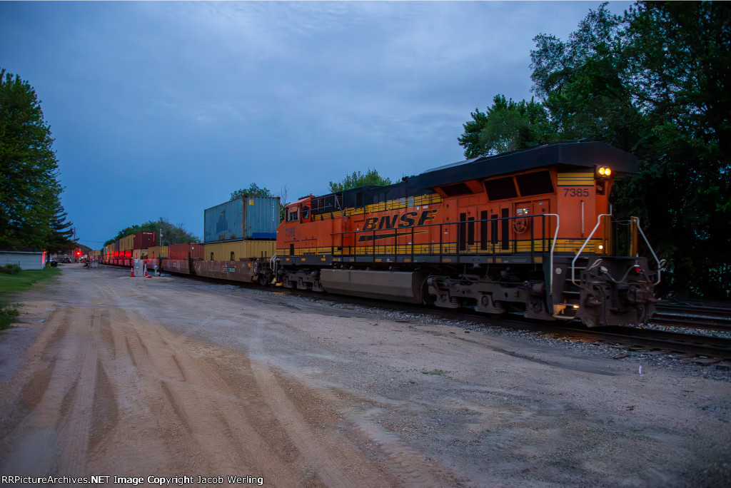 BNSF 7385